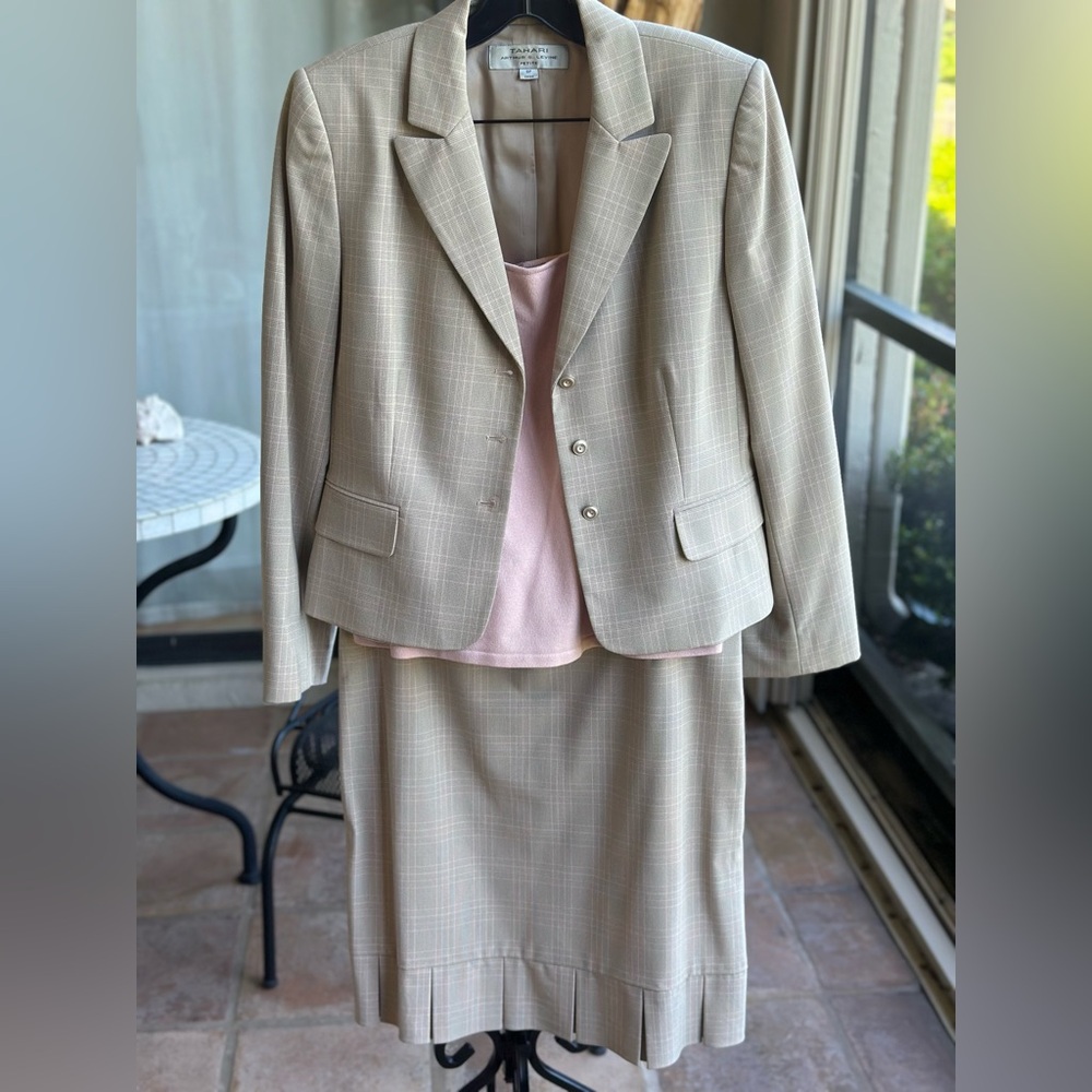 TAHARI VINTAGE pink Classic Beige Plaid Blazer and Skirt Set